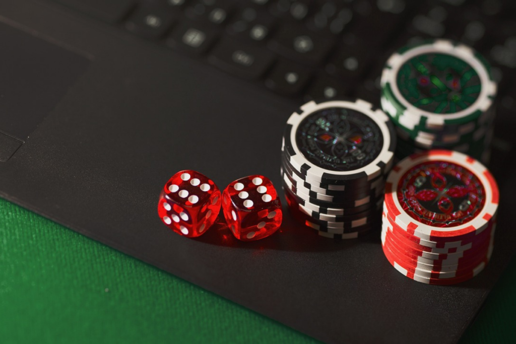 Online-Gaming-and-Gambling